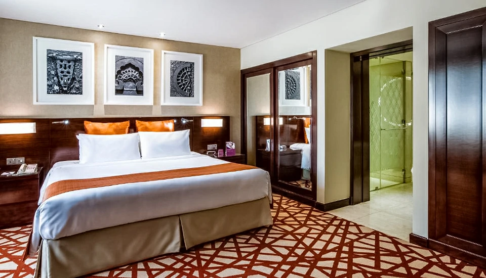 هتل کرون پلازا دیره دبی